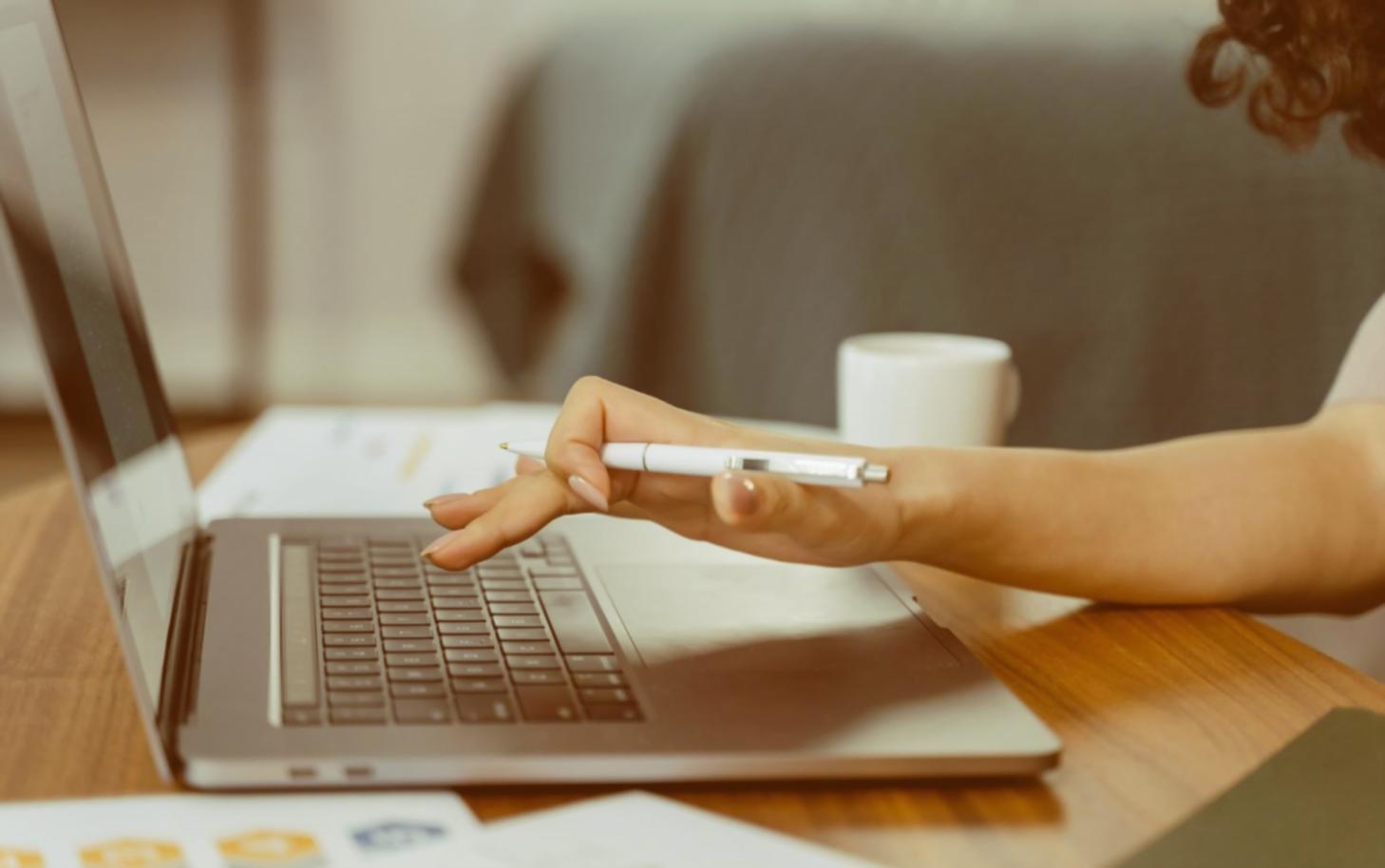 Espace de travail collaboratif pour la formation en bioinformatique